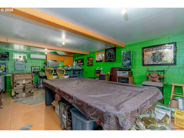 38289 Se COUPLAND Rd, Estacada, OR 97023