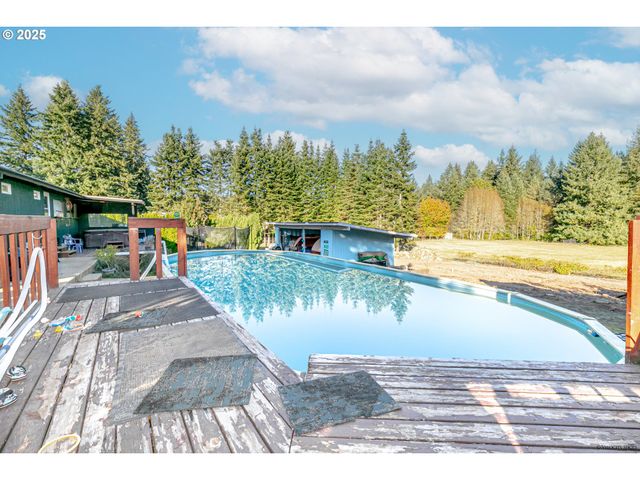 38289 Se COUPLAND Rd, Estacada, OR 97023