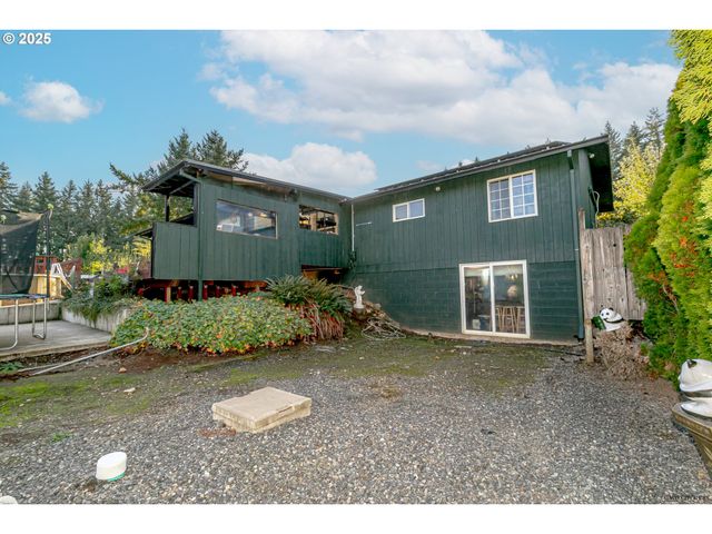38289 Se COUPLAND Rd, Estacada, OR 97023