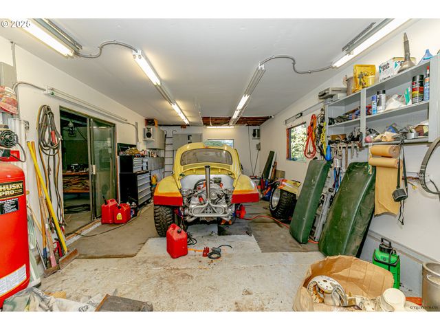 38289 Se COUPLAND Rd, Estacada, OR 97023