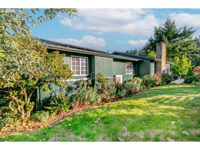 38289 Se COUPLAND Rd, Estacada, OR 97023