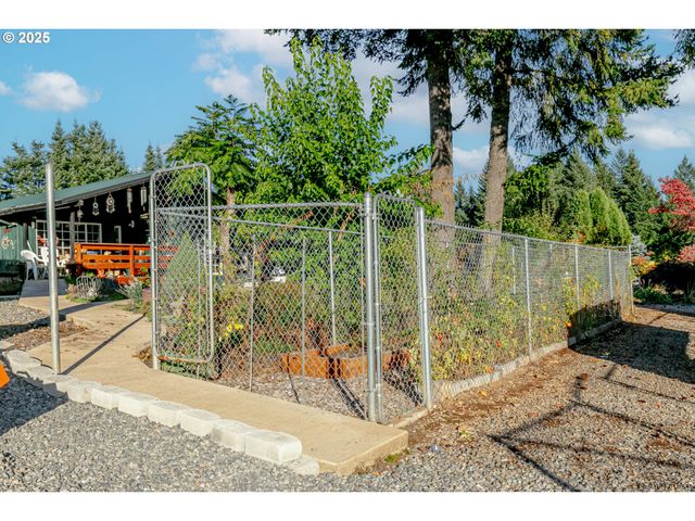 38289 Se COUPLAND Rd, Estacada, OR 97023