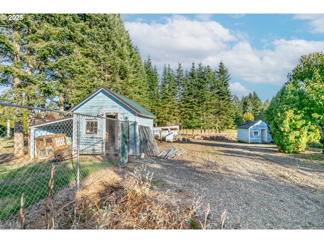 38289 Se COUPLAND Rd, Estacada, OR 97023
