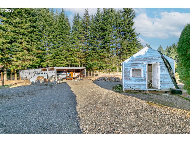 38289 Se COUPLAND Rd, Estacada, OR 97023