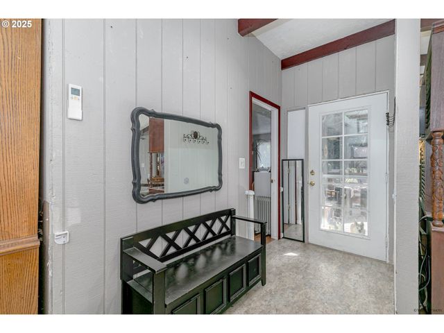 38289 Se COUPLAND Rd, Estacada, OR 97023