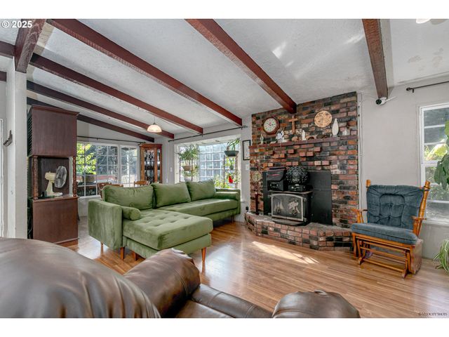 38289 Se COUPLAND Rd, Estacada, OR 97023