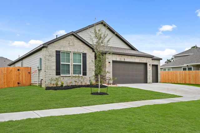 1211 Avenue M, Bay City, TX 77414