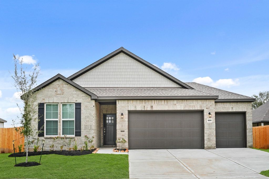 1211 Avenue M, Bay City, TX 77414