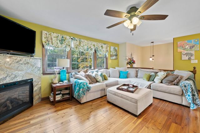 12 Liberty Rd, Marshfield, MA 02050