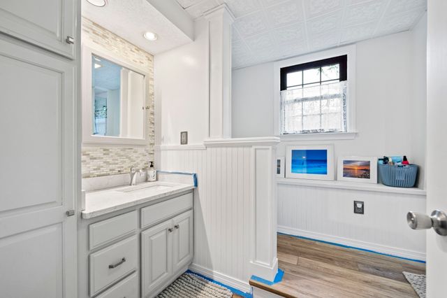 12 Liberty Rd, Marshfield, MA 02050