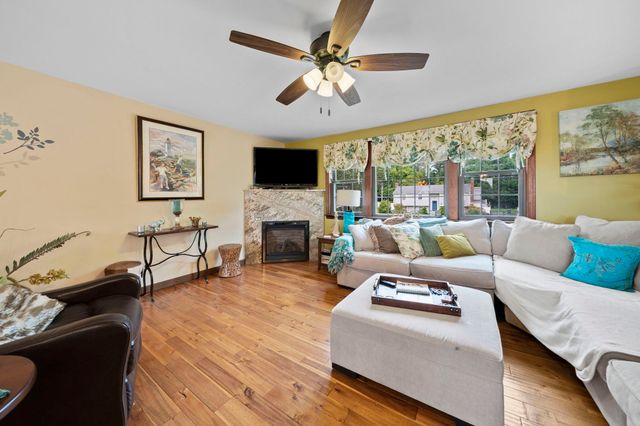 12 Liberty Rd, Marshfield, MA 02050