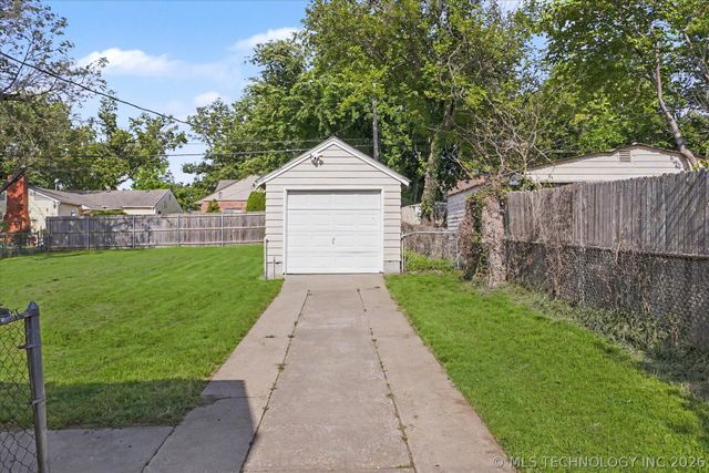 1414 S Yale Avenue, Tulsa, OK 74112
