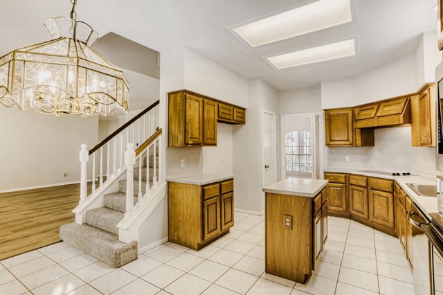 14 S Duskwood Place, Spring, TX 77381