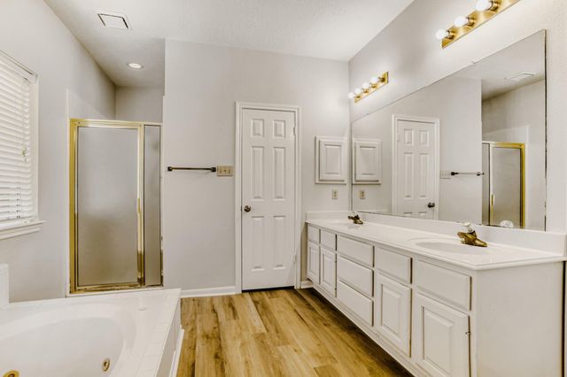 14 S Duskwood Place, Spring, TX 77381