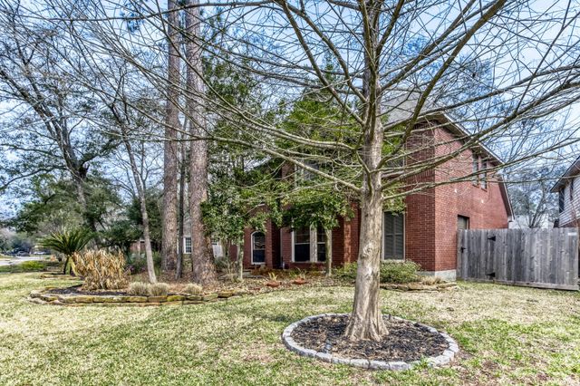 14 S Duskwood Place, Spring, TX 77381