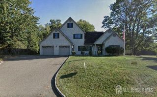 24 Stephenville Parkway, Edison, NJ 08820