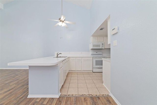 17 April Point Drive N, Conroe, TX 77356