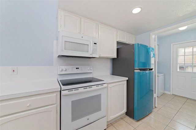 17 April Point Drive N, Conroe, TX 77356