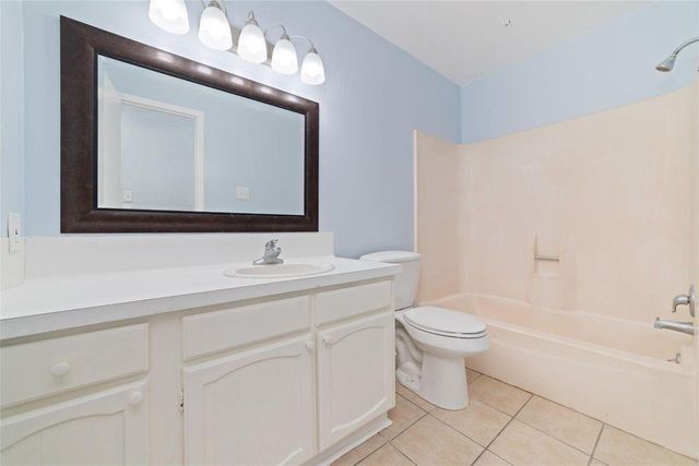 17 April Point Drive N, Conroe, TX 77356