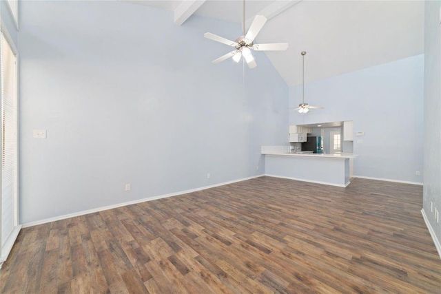 17 April Point Drive N, Conroe, TX 77356