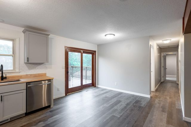 8461 E HIGHWAY OO, Hallsville, MO 65255