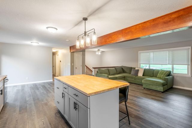 8461 E HIGHWAY OO, Hallsville, MO 65255