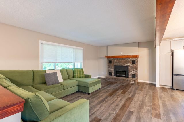 8461 E HIGHWAY OO, Hallsville, MO 65255