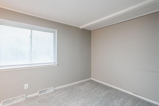 8461 E HIGHWAY OO, Hallsville, MO 65255