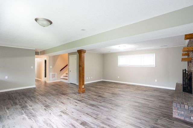 8461 E HIGHWAY OO, Hallsville, MO 65255