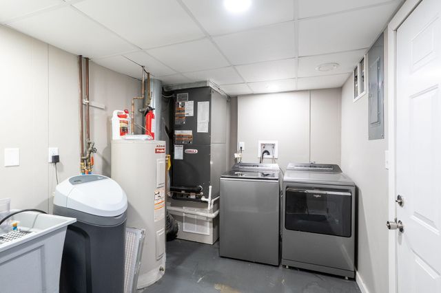 8461 E HIGHWAY OO, Hallsville, MO 65255