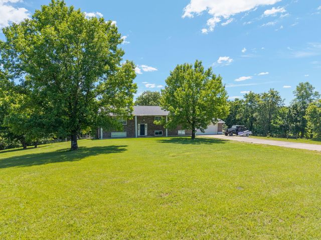 8461 E HIGHWAY OO, Hallsville, MO 65255