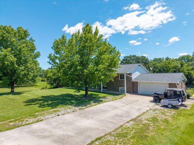 8461 E HIGHWAY OO, Hallsville, MO 65255