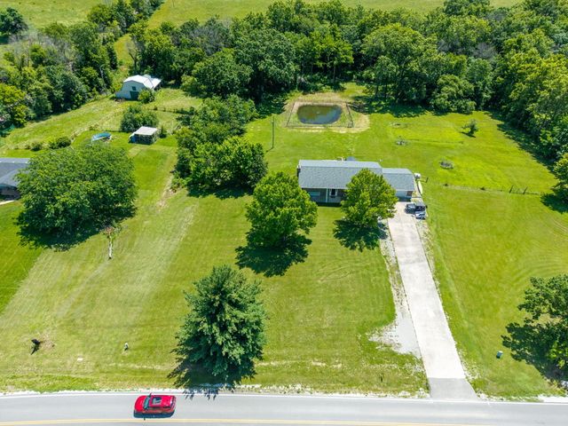 8461 E HIGHWAY OO, Hallsville, MO 65255