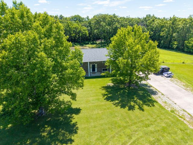 8461 E HIGHWAY OO, Hallsville, MO 65255