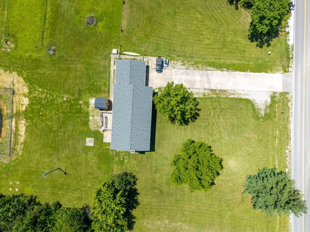 8461 E HIGHWAY OO, Hallsville, MO 65255