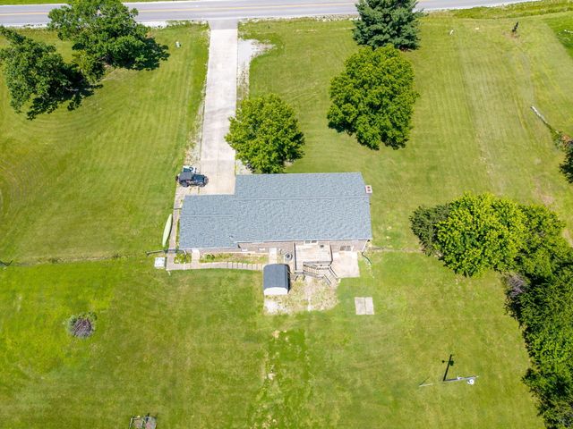 8461 E HIGHWAY OO, Hallsville, MO 65255