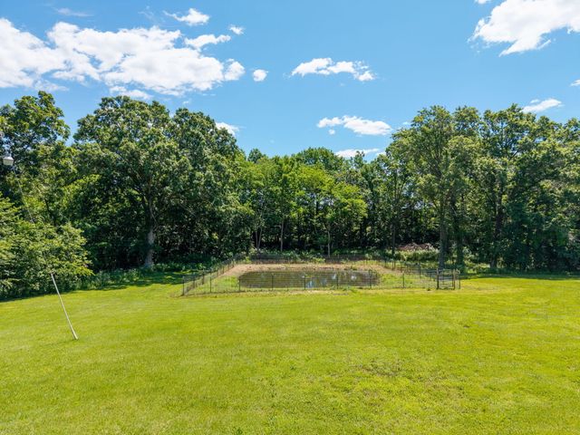 8461 E HIGHWAY OO, Hallsville, MO 65255