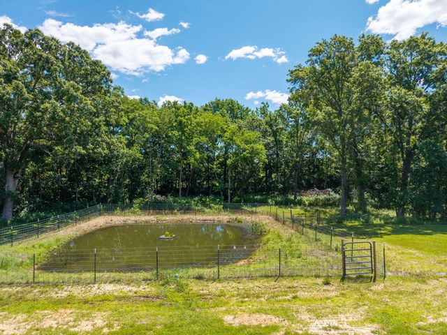 8461 E HIGHWAY OO, Hallsville, MO 65255