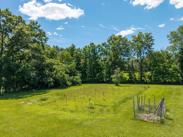 8461 E HIGHWAY OO, Hallsville, MO 65255