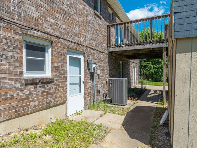 8461 E HIGHWAY OO, Hallsville, MO 65255