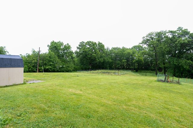 8461 E HIGHWAY OO, Hallsville, MO 65255