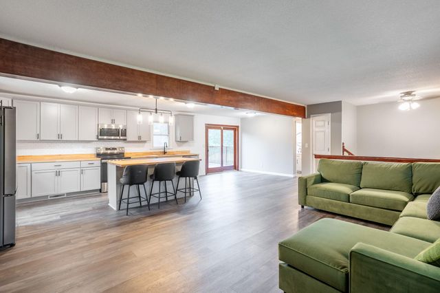 8461 E HIGHWAY OO, Hallsville, MO 65255