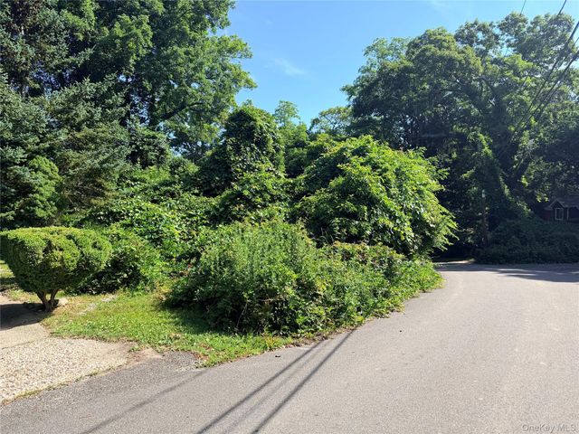 97 Maple Road, Rocky Point, NY 11778