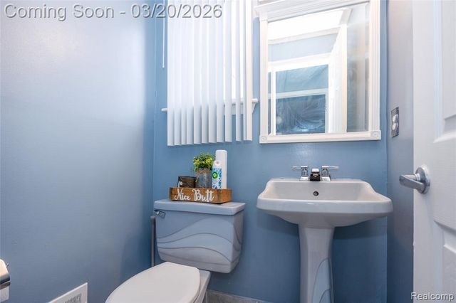 29512 Brentwood Street, Southfield, MI 48076