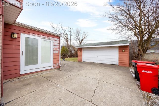 29512 Brentwood Street, Southfield, MI 48076