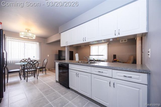 29512 Brentwood Street, Southfield, MI 48076