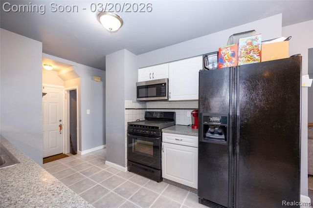 29512 Brentwood Street, Southfield, MI 48076