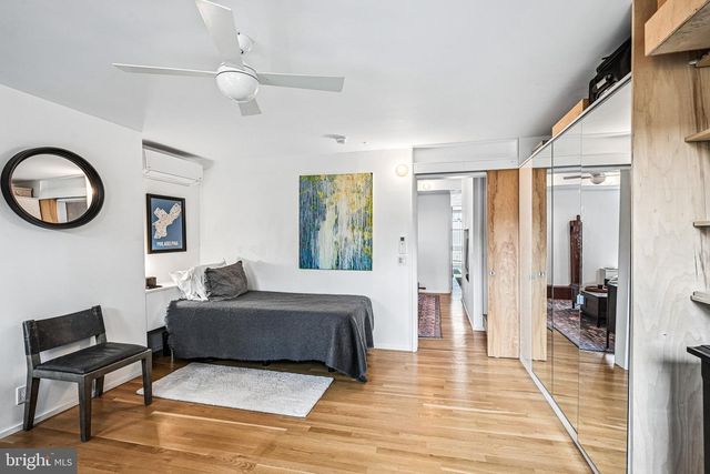 1719 CHRISTIAN ST, Philadelphia, PA 19146