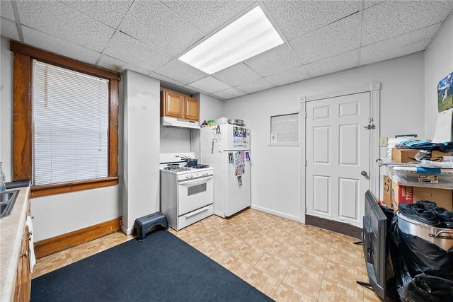 2208 Duss Avenue, Ambridge, PA 15003