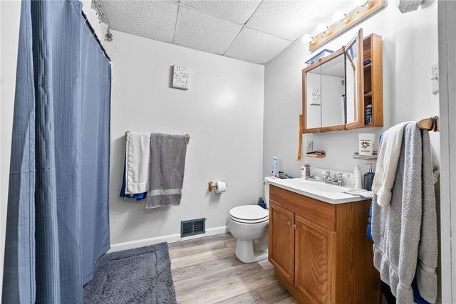 2208 Duss Avenue, Ambridge, PA 15003